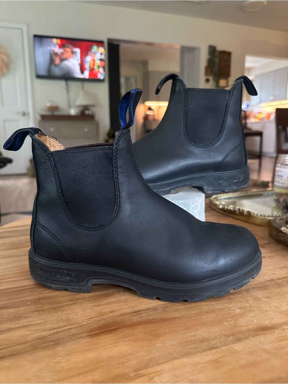 Blundstone Black Chelsea Pull-On Boots Size 7.5 (4.5 brand size  scuffs to toes